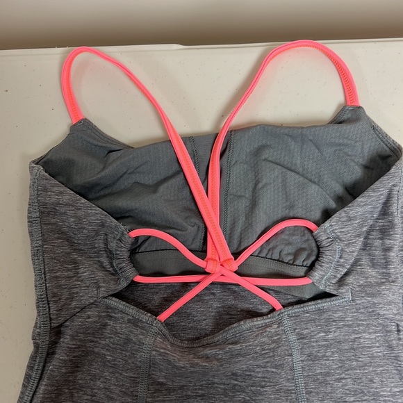 Lululemon Grey Workout Tank - Size 4 - Picture 3 of 4
